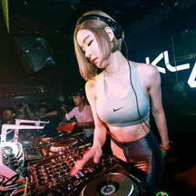 女MC索娃